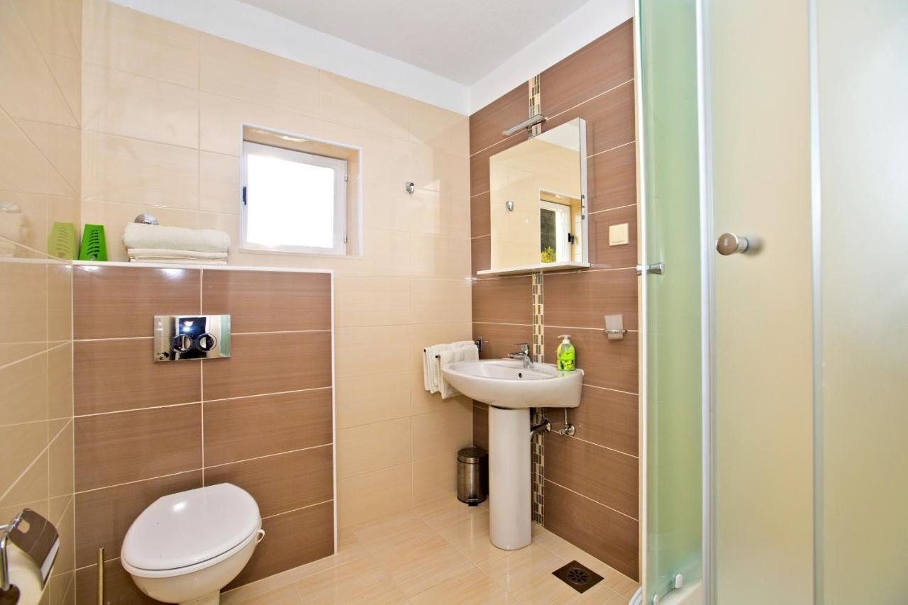 Seaside Secluded Apartments Cove Tvrdni Dolac, Hvar - 4008 Gdinj Екстериор снимка