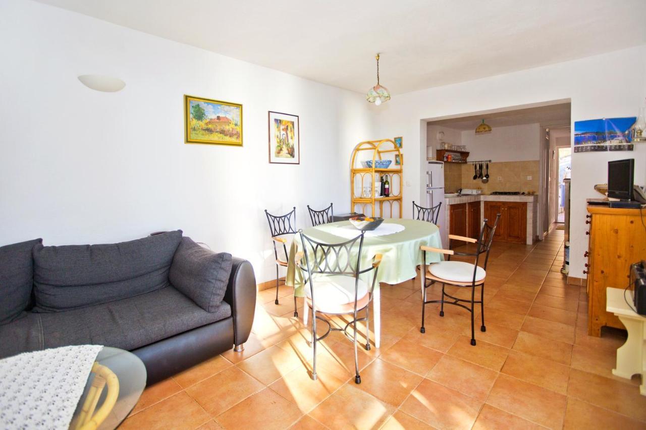 Seaside Secluded Apartments Cove Tvrdni Dolac, Hvar - 4008 Gdinj Екстериор снимка