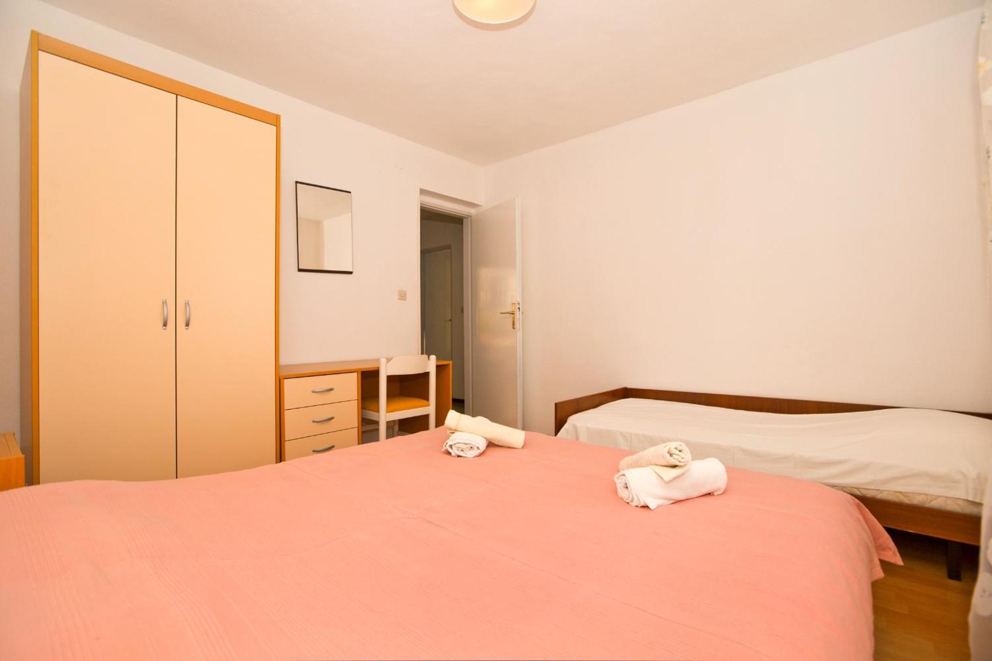 Seaside Secluded Apartments Cove Tvrdni Dolac, Hvar - 4008 Gdinj Стая снимка